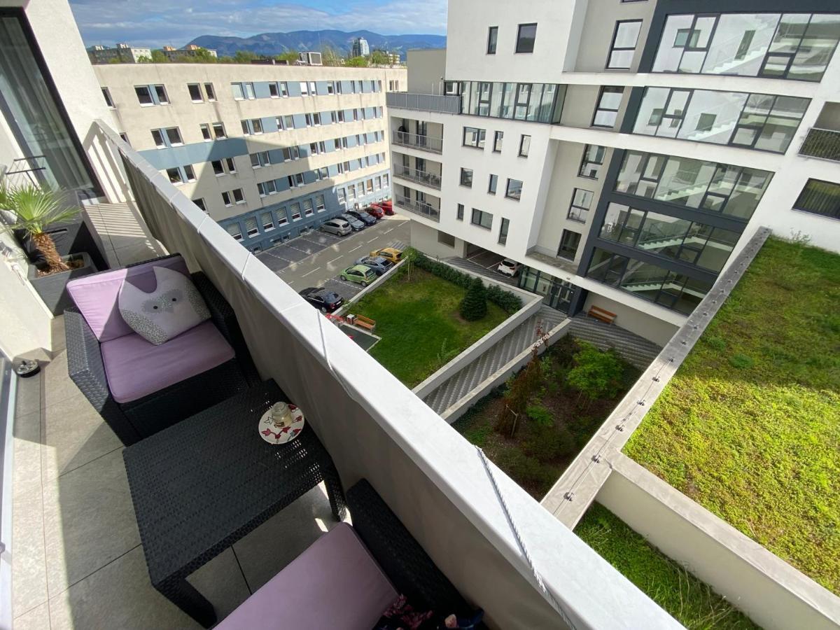 Apartment Mala Praha & Parking In The Garage Žilina Exterior foto